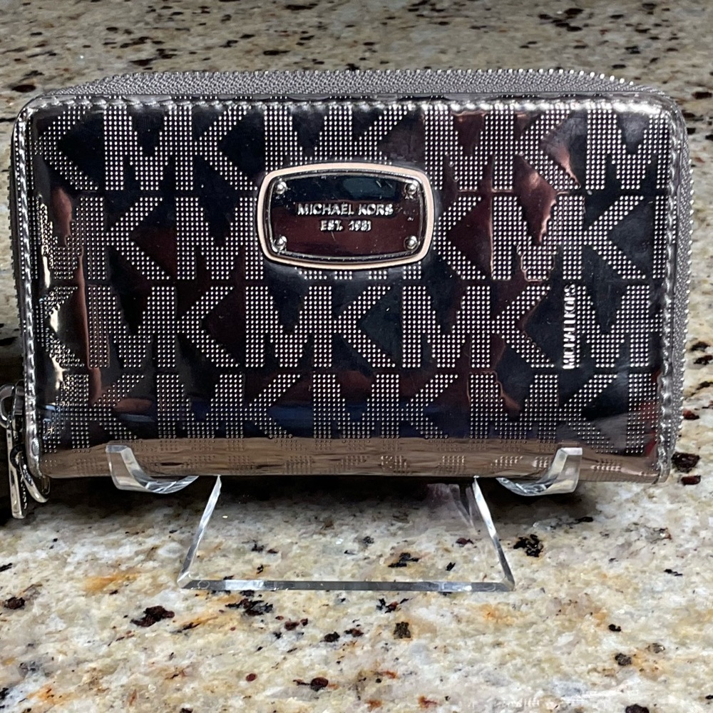 Michael Kors Silver Gray Jet Set Monogram Metallic Zip Around Wallet - EUC